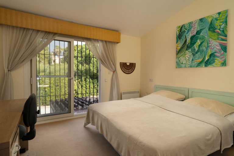 dc3ad7e5adf5f08de3b990b7c824e647 - 13