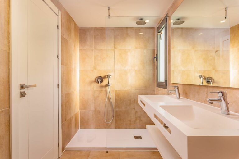 dffb50c13ede0e1bcfbcc993724806d6 - 11