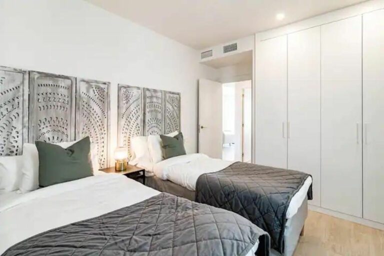 e25bf1c8fe97049cbbe4ed1dfe897564 - 11