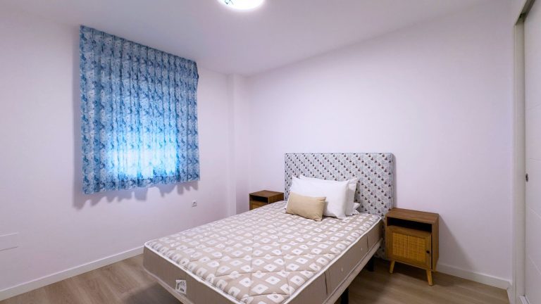 e26c3439119f16dbe310a95d4d797525 - 15