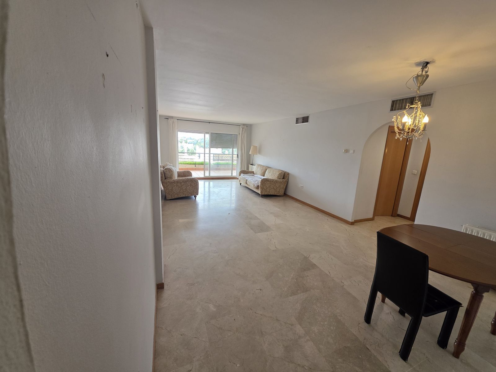 e2ad1a509897f94b5b2bce47ff10e732 - 14