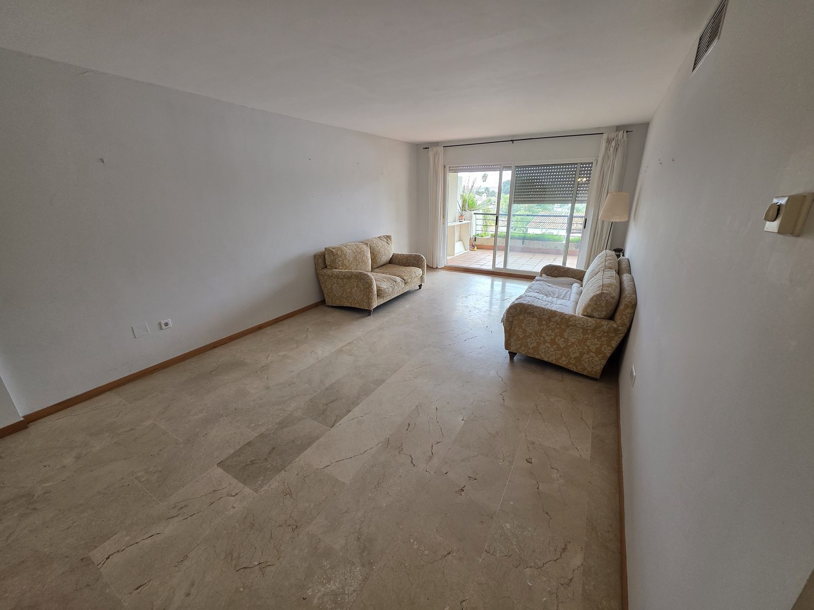 e2ad1a509897f94b5b2bce47ff10e732 - 15