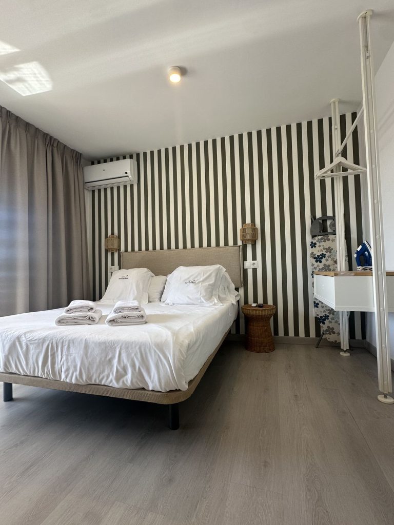 e3265c709577d8b9efa7cbc8f2ee8492 - 1