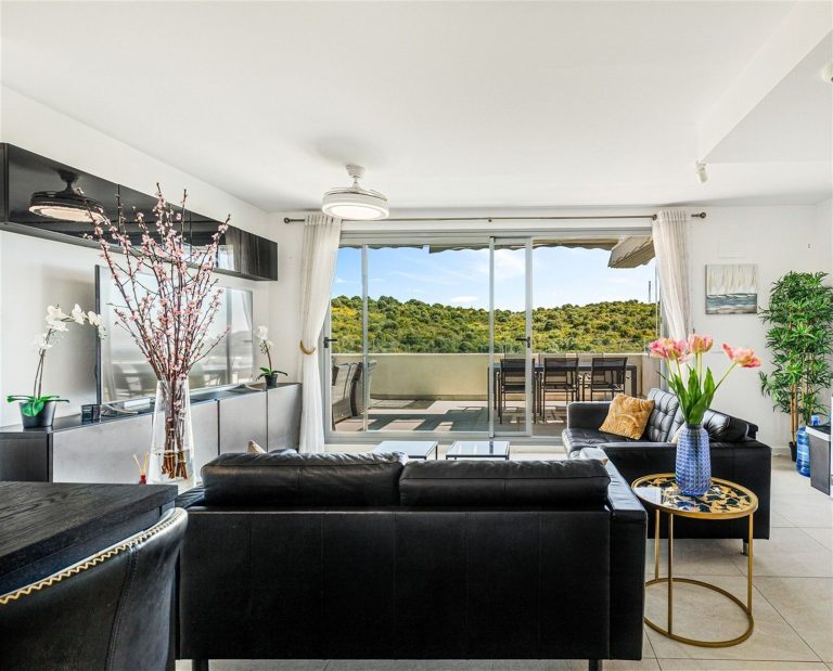 e49f24fc25a68538904eab635b45fe3d - 3