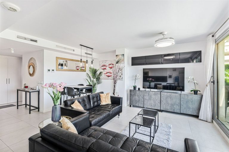 e49f24fc25a68538904eab635b45fe3d - 6