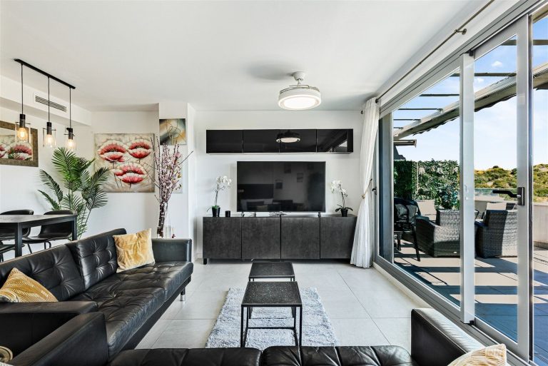 e49f24fc25a68538904eab635b45fe3d - 7