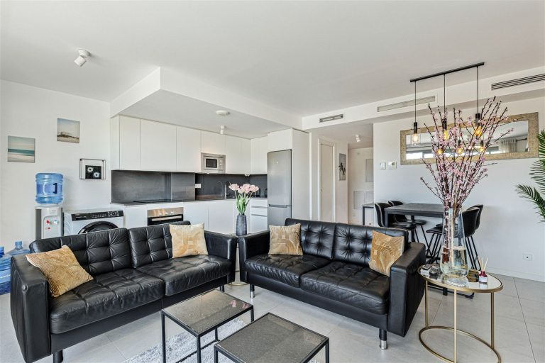 e49f24fc25a68538904eab635b45fe3d - 8