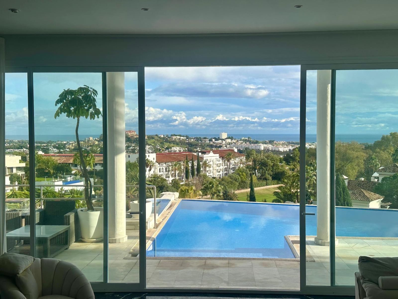 e6ad4645b7eefdcf7b1d77cc3b269cfb - 10