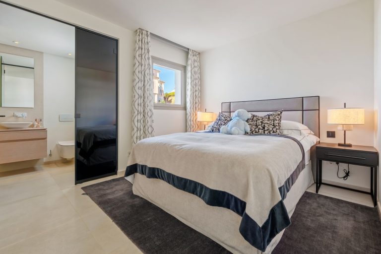 e70e6759f3ffe5f10369c0e9490f4161 - 9