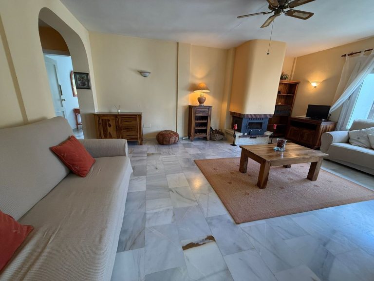 e7925c0d4daaf44b4202e0bd603e4eeb - 10