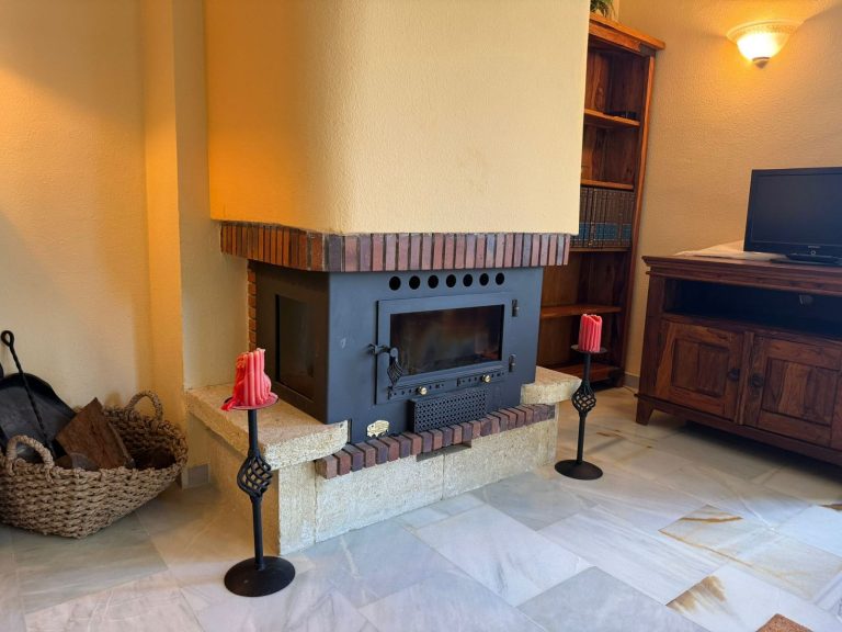 e7925c0d4daaf44b4202e0bd603e4eeb - 12