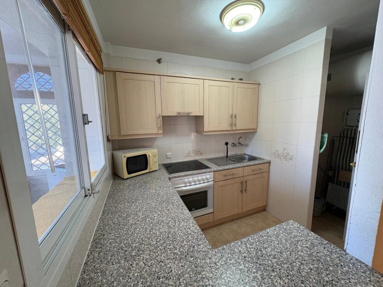 e7925c0d4daaf44b4202e0bd603e4eeb - 14