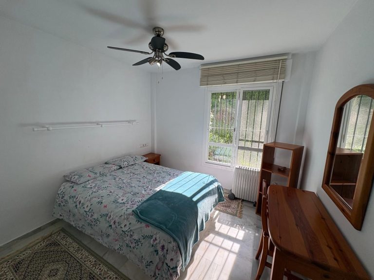 e7925c0d4daaf44b4202e0bd603e4eeb - 16