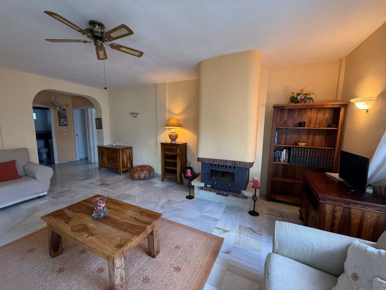 e7925c0d4daaf44b4202e0bd603e4eeb - 3