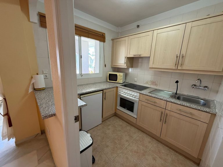 e7925c0d4daaf44b4202e0bd603e4eeb - 4