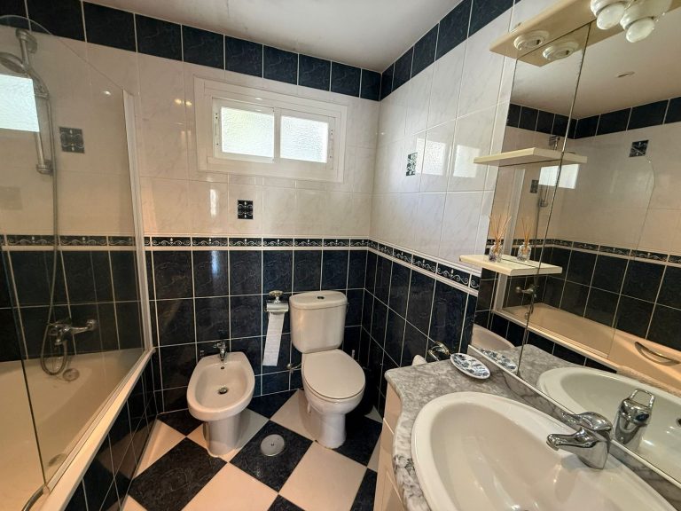 e7925c0d4daaf44b4202e0bd603e4eeb - 6