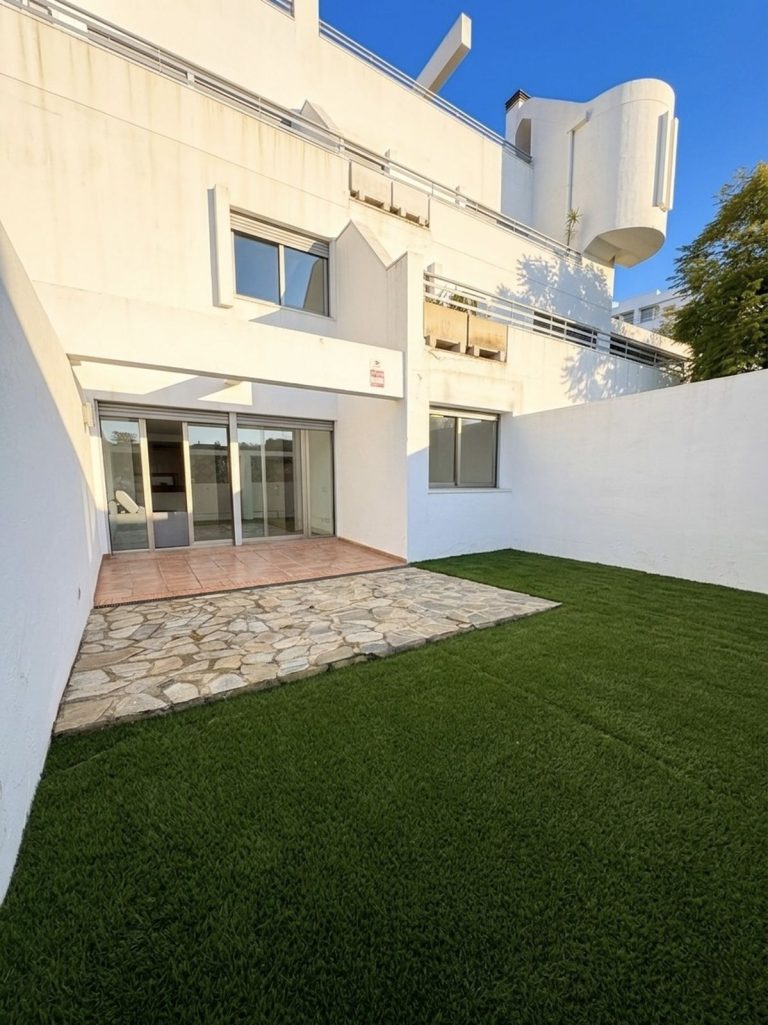 e812b0714c7958c6ac5399519a14316a - 3