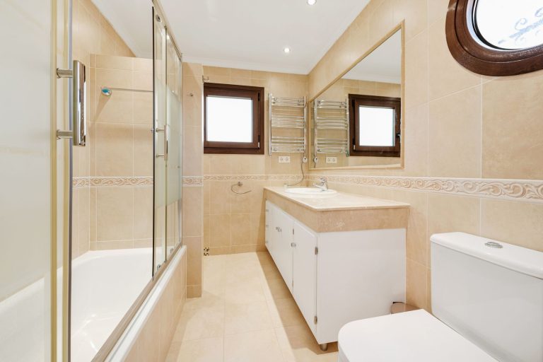 e84ebbe2b2c34bdb9c826b7775a15830 - 11