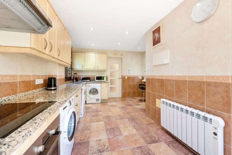 e84ebbe2b2c34bdb9c826b7775a15830 - 6