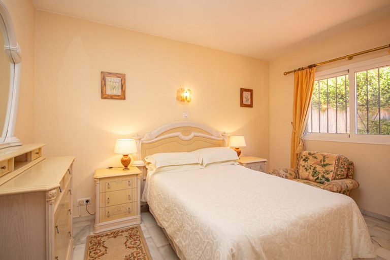 e9a1ed112bfec7f7cd596db7209ac262 - 14