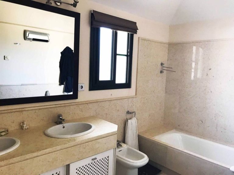 e9d616a96e4b48b99373b81d8115a858 - 10