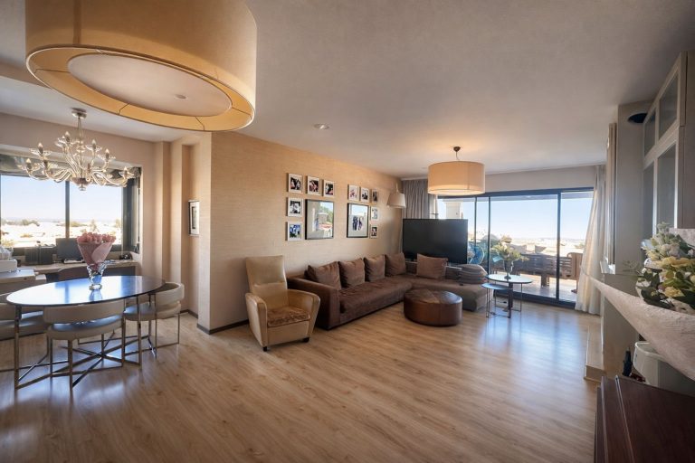 e9d616a96e4b48b99373b81d8115a858 - 4