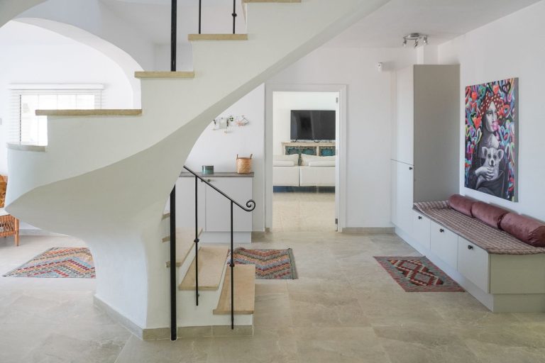 eb4ae54b3b411bce25bb1f8caf7af539 - 4