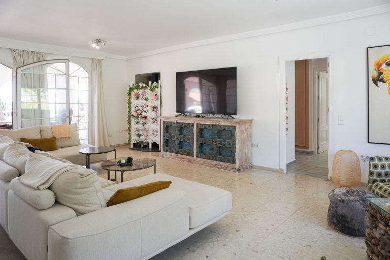 eb4ae54b3b411bce25bb1f8caf7af539 - 6