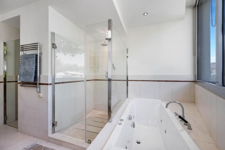 ed167ebbe1881fc6100a21bd83f1d637 - 10