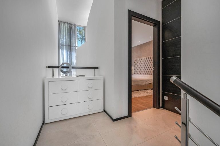 ed167ebbe1881fc6100a21bd83f1d637 - 5