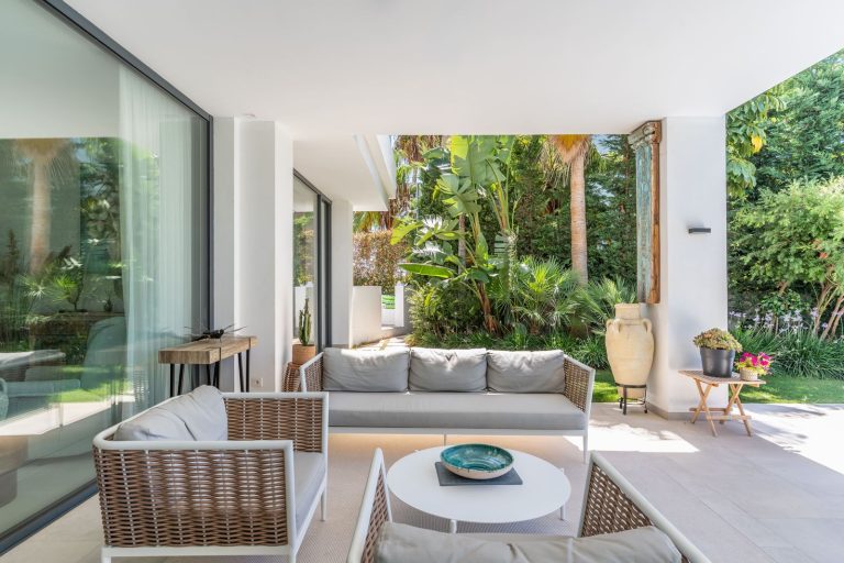 ed50e879cd6d52cf92bc3c22678b9e72 - 13