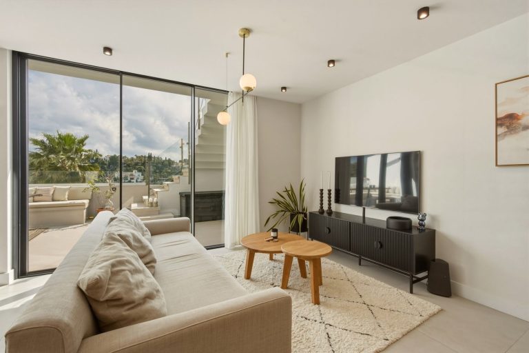 ee09f875b50fdd1f04ca0abe48c82080 - 13