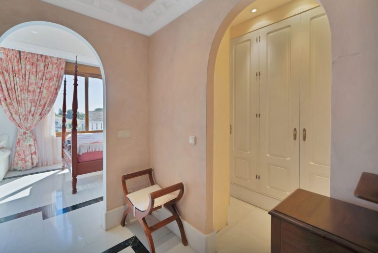 ee50b4f8b44edc2e4f4fe828351776e6 - 11