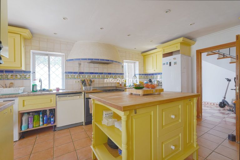 ef0ed27de6d2f26d21907d741cd4771c - 9