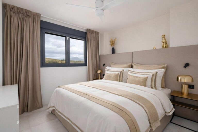 ef7ea448e775cf6546a354796faacf9b - 12