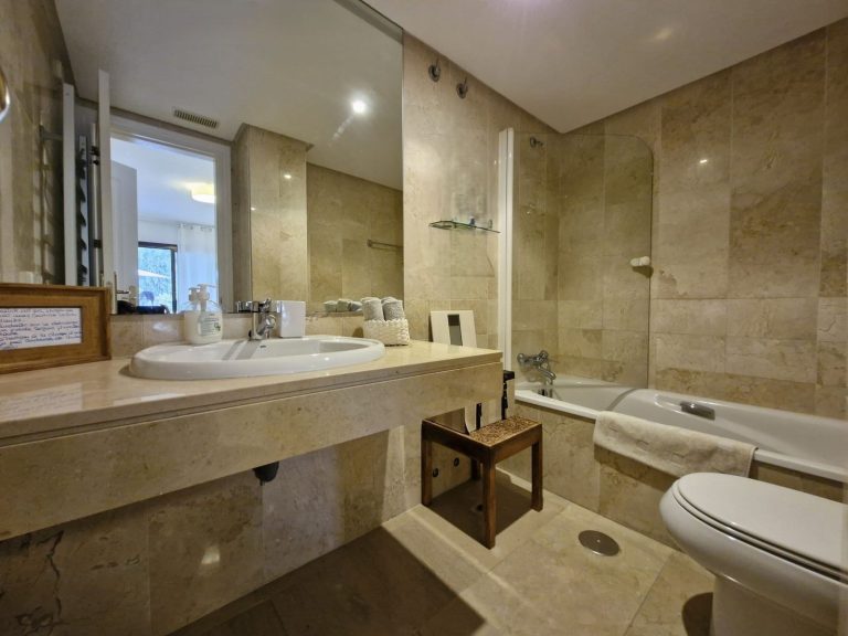 f0bd46d50fd2e694993dd3104bc52e71 - 15