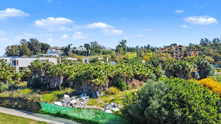 f0c20b566ef80fd8e334c67725d1120e - 16