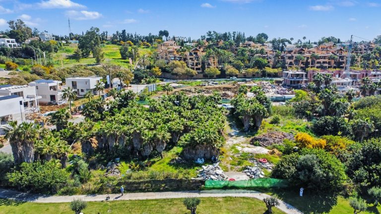 f0c20b566ef80fd8e334c67725d1120e - 2