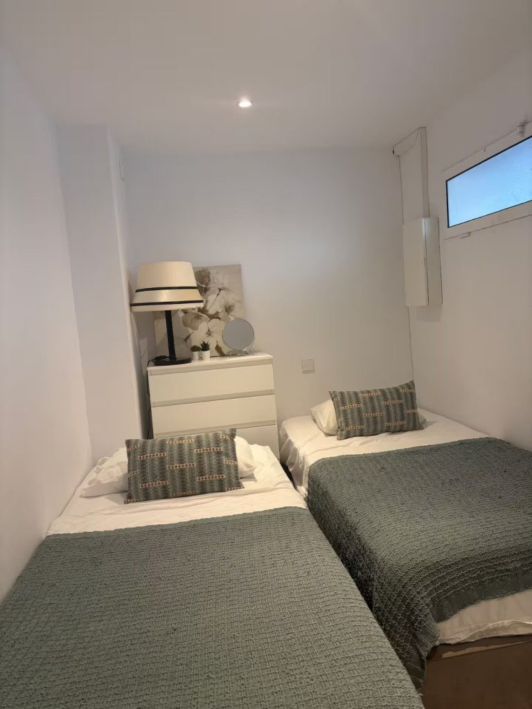 f0d1c71cd9e6a281c50fa3647405600c - 10