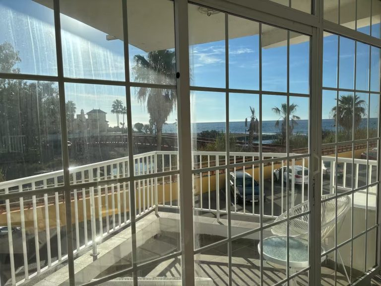 f0d1c71cd9e6a281c50fa3647405600c - 5