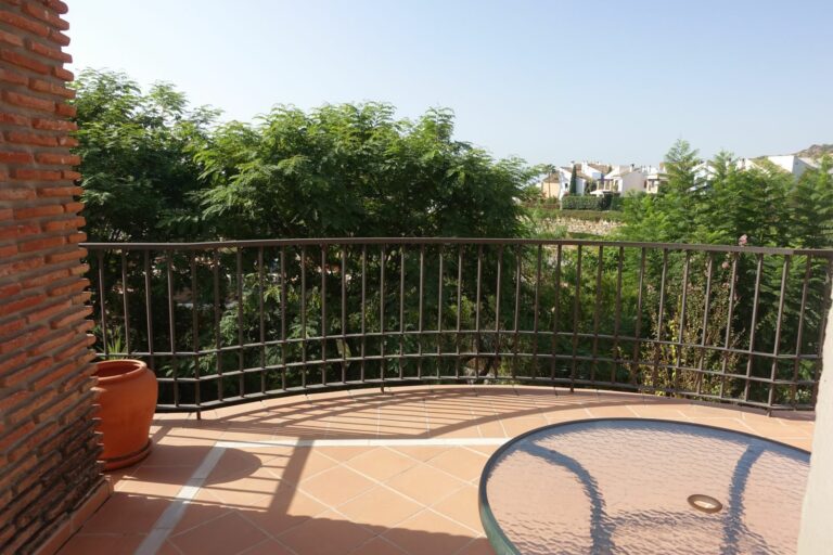 f31a8f1aa04f45983a2037cbf00447bb - 3