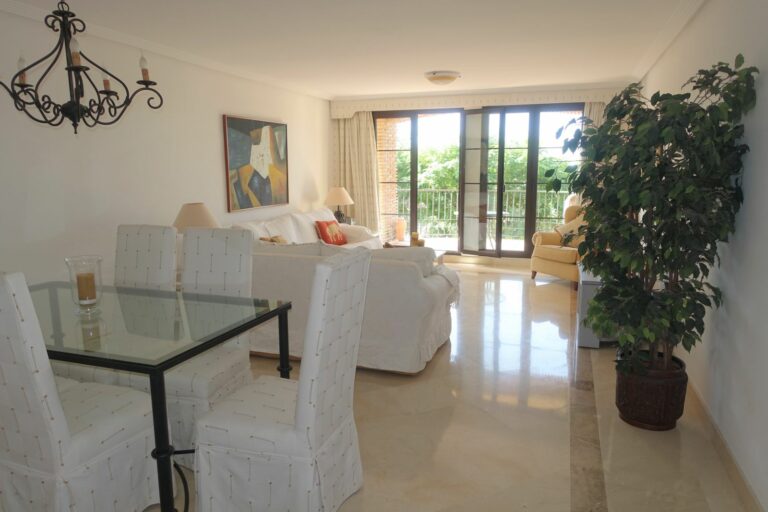 f31a8f1aa04f45983a2037cbf00447bb - 4