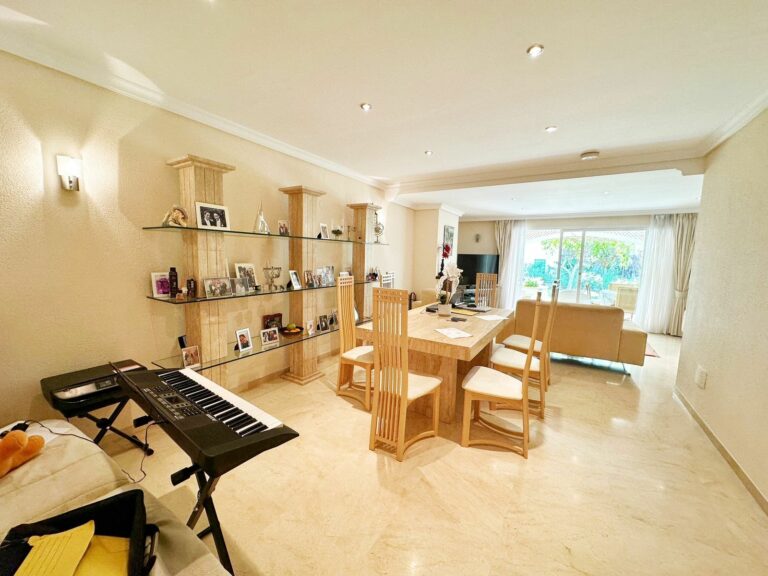 f33770a1bb8dee741ed2c5c4d1a81a8e - 11