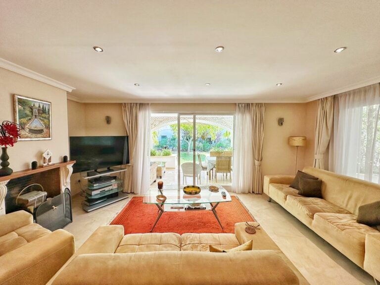 f33770a1bb8dee741ed2c5c4d1a81a8e - 13