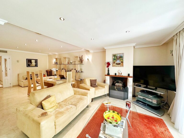 f33770a1bb8dee741ed2c5c4d1a81a8e - 15