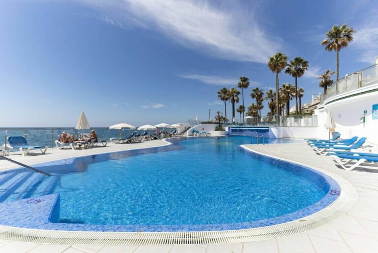 f33770a1bb8dee741ed2c5c4d1a81a8e - 3