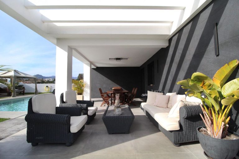 f3f60a3c85aa4d632fd43923cf80e030 - 10