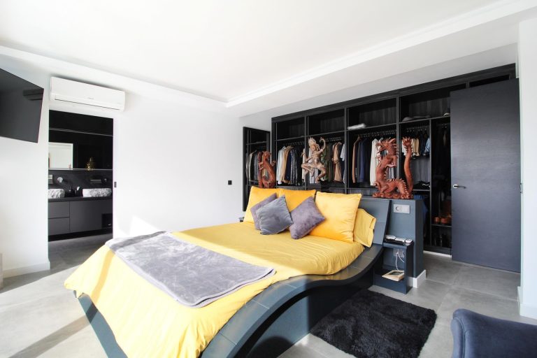 f3f60a3c85aa4d632fd43923cf80e030 - 14