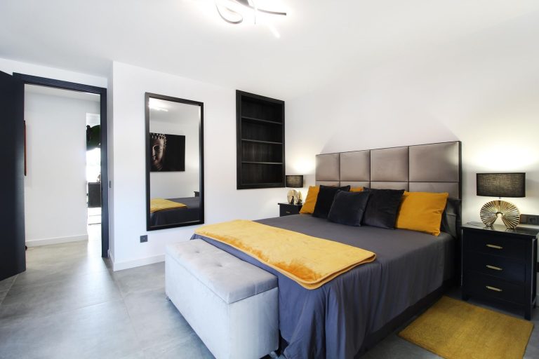 f3f60a3c85aa4d632fd43923cf80e030 - 15