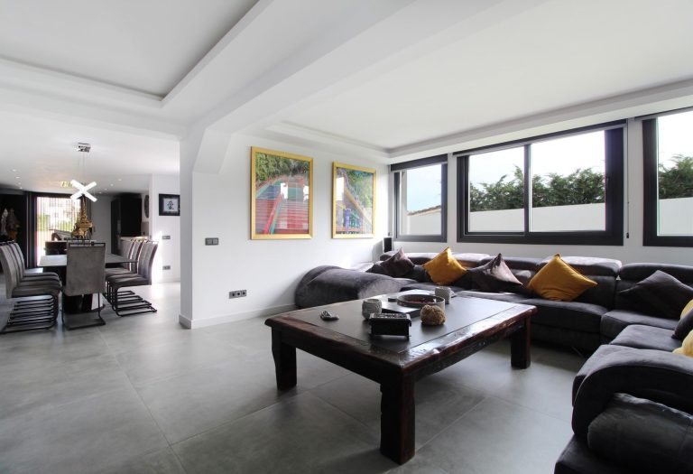 f3f60a3c85aa4d632fd43923cf80e030 - 2